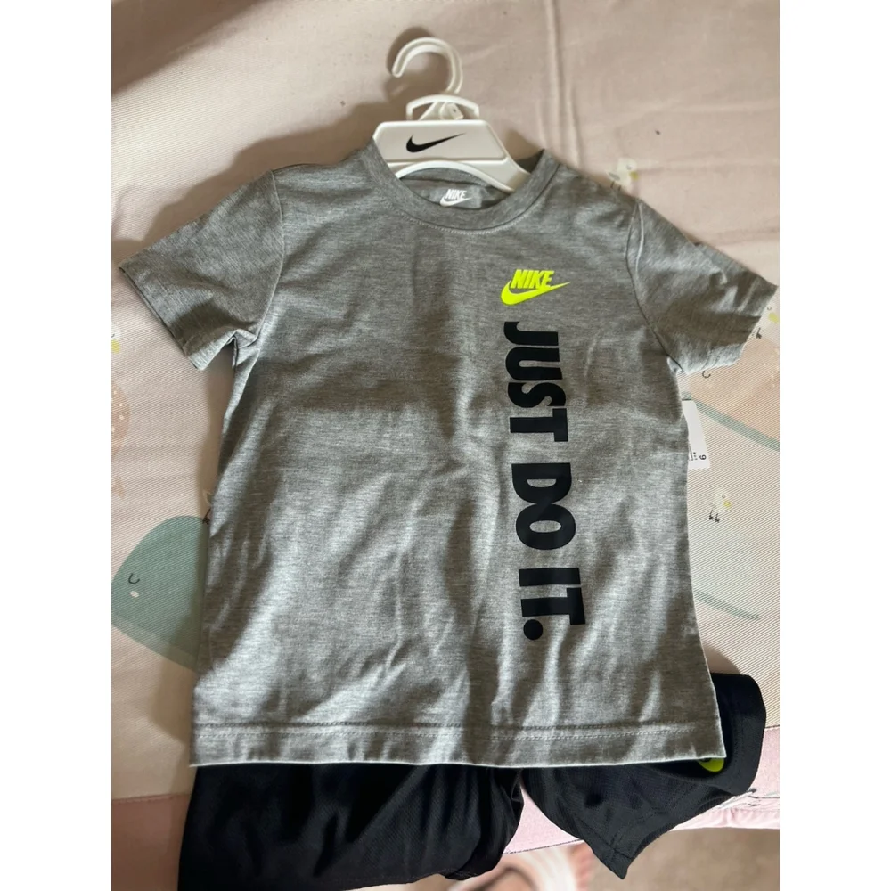 Nike Boy`s Dri-Fit T-Shirt & Shorts 2 Piece Set NWT Boys Size 6 Grey Black